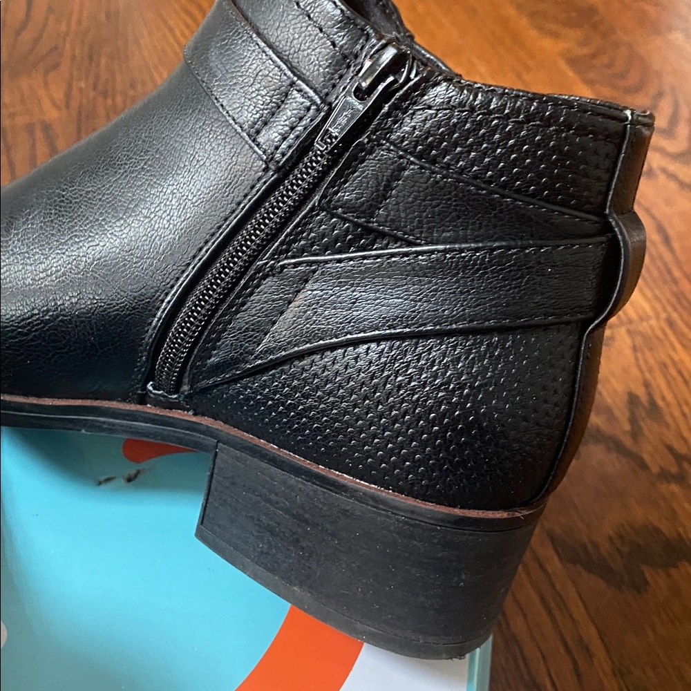 Women’s Baretraps Maci Ankle Boot Black Size 8.5 - Picture 3 of 8
